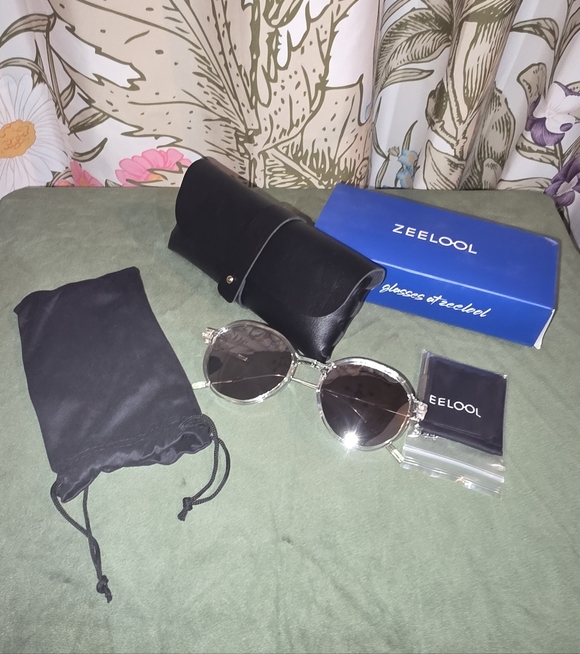 Zeelool Sunhlasses - Picture 1 of 4